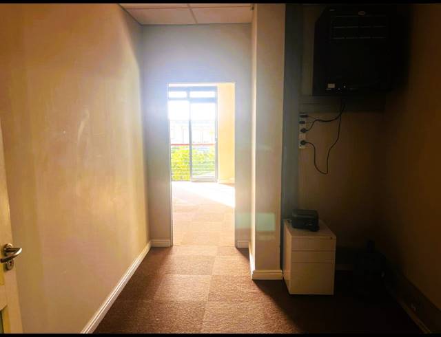 234M² OFFICE TO LET IN WESTLAKE